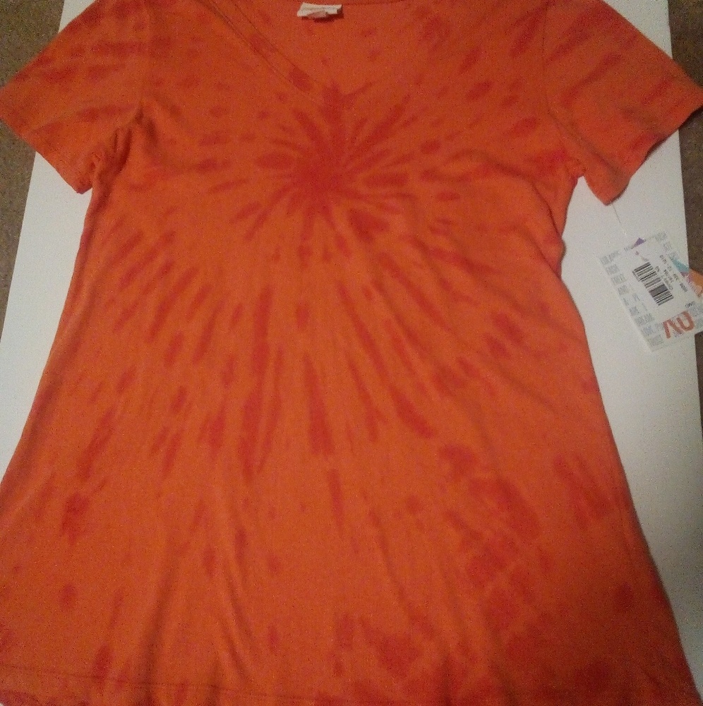 LuLaRoe Christy tee top